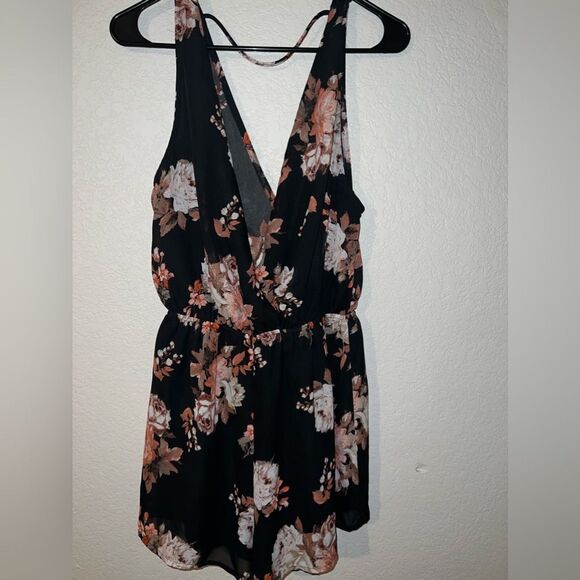 AUDREY 3 + 1 BLACK FLORAL ROMPER SIZE MEDIUM - Picture 5 of 6